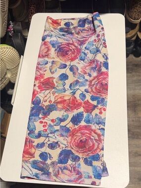 LuLaRoe Floral Pencil Skirt in Pink, Blue & Cream